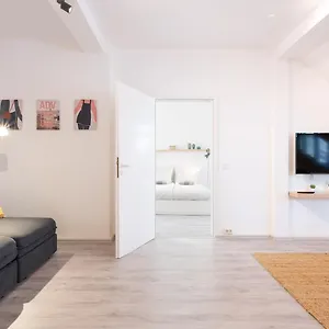 2 Bedroom Floor Direct On Marienplatz Apartment